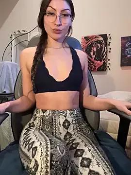jade_369 on StripChat 