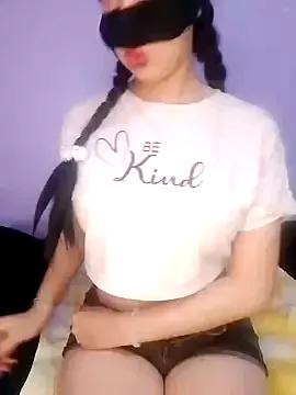 Freechat Jumanaa on StripChat