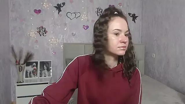KaraCriegs on StripChat 