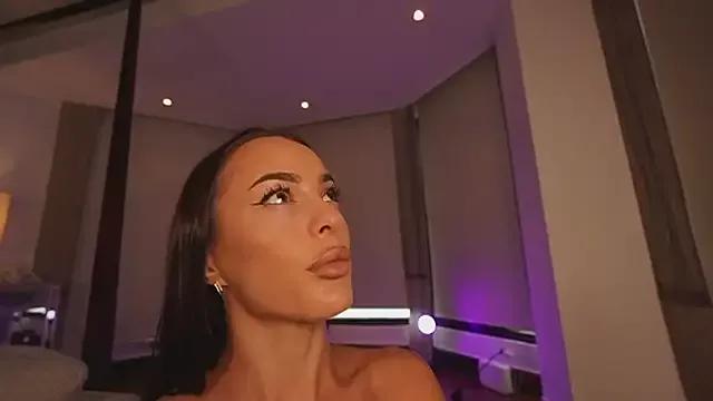 Freechat Katyerave on StripChat