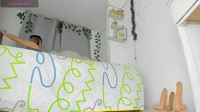 Freechat khalyn_jenner on StripChat