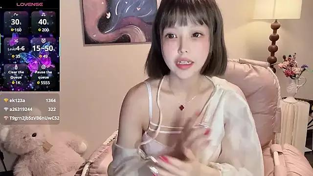 kiraa-0051 on StripChat