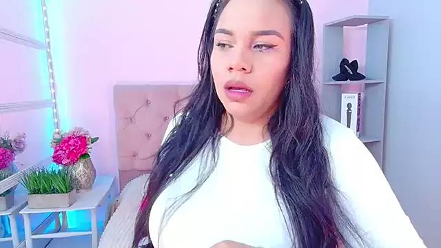 LanaBigTitties on StripChat 