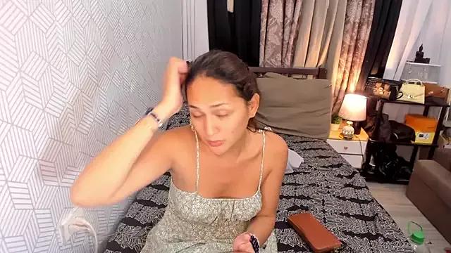 LegendaryNicole on StripChat 