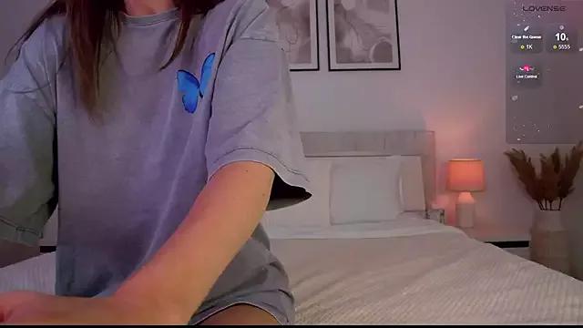 LilyRoselyn on StripChat 