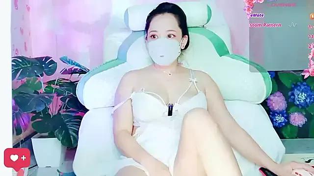 LinhCatSquirts on StripChat 