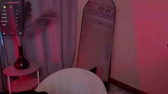 lissaros on StripChat