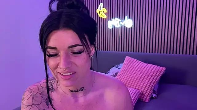 LizaRoxx on StripChat