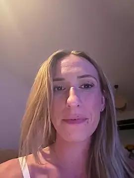 lola_tentatiion on StripChat