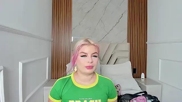 LolaAngellx on StripChat