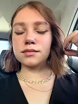 lucy-joy on StripChat