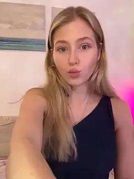 LunaRase on StripChat