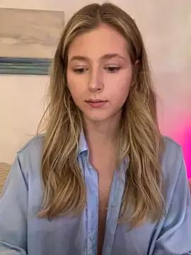 LunaRase on StripChat