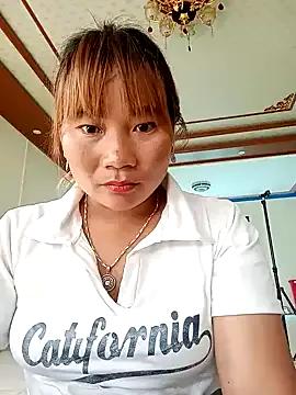 Mainay0033 on StripChat