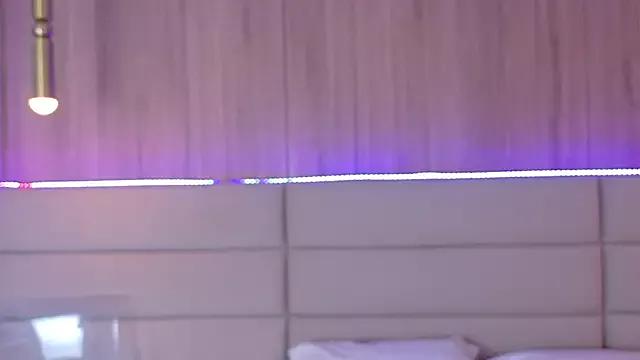 MiaOconner on StripChat 