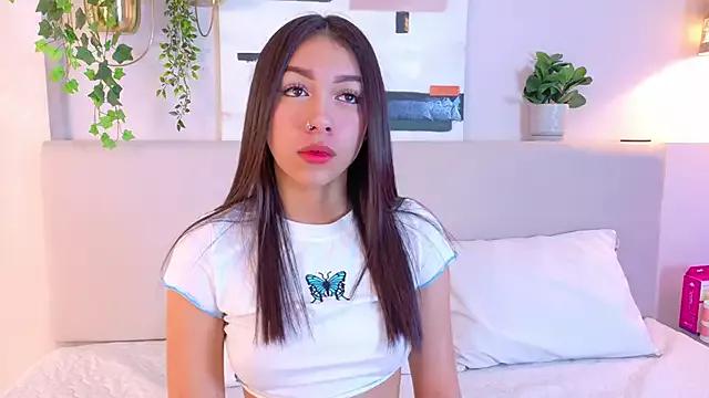 MiaOconner on StripChat 