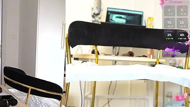 Miss69Ri99 on StripChat