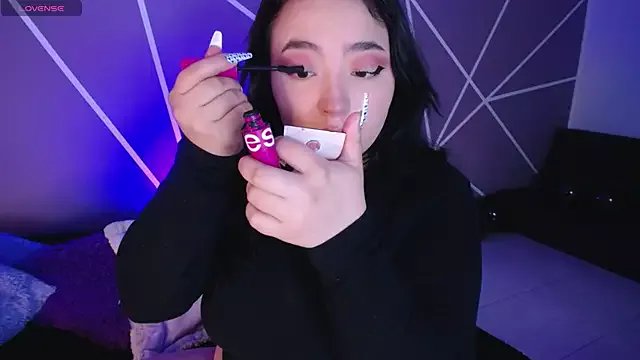 Miss_Loise on StripChat 