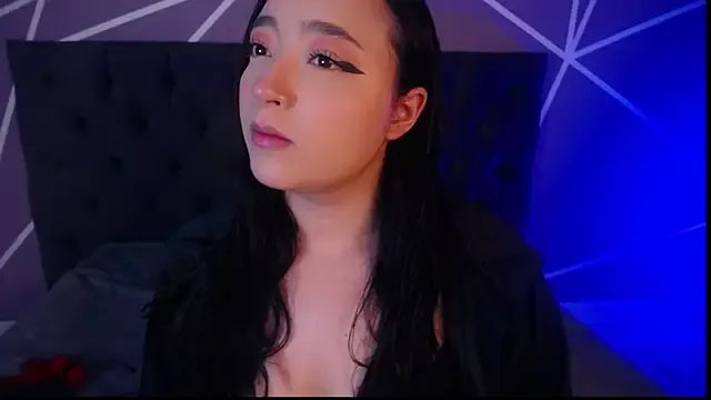 Miss_Loise on StripChat 