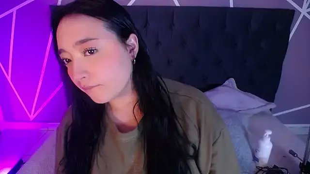 Miss_Loise on StripChat 