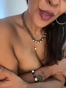 naughtyjaanu on StripChat