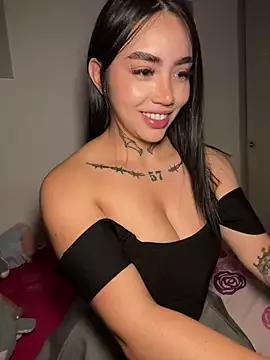 Nickiiiii on StripChat