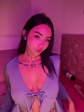 Nickiiiii on StripChat