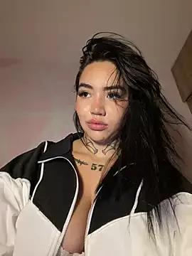 Nickiiiii on StripChat