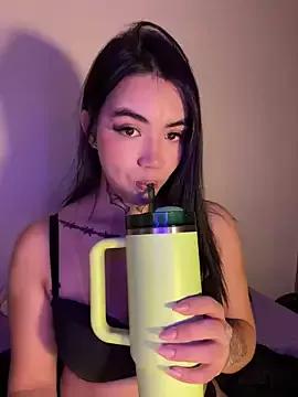 Nickiiiii on StripChat