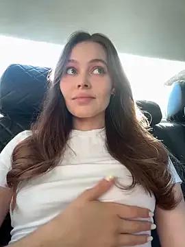 nicole111 on StripChat