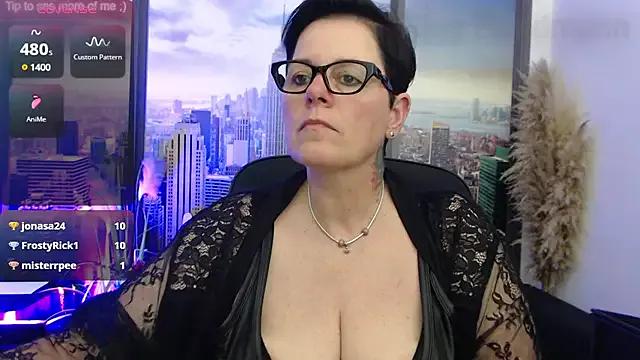ninarandmann on StripChat 