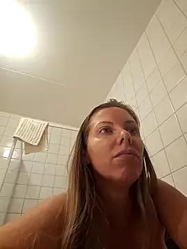 Nova-Lee on StripChat