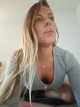 Nova-Lee from StripChat