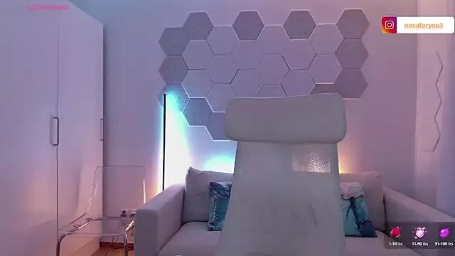 Nova-Lee on StripChat