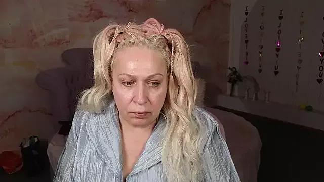 Penelope_Pinky on StripChat 