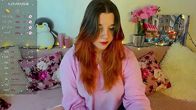 PenelopeOneGrey on StripChat 