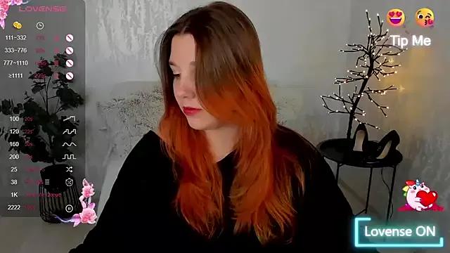 PenelopeOneGrey on StripChat 