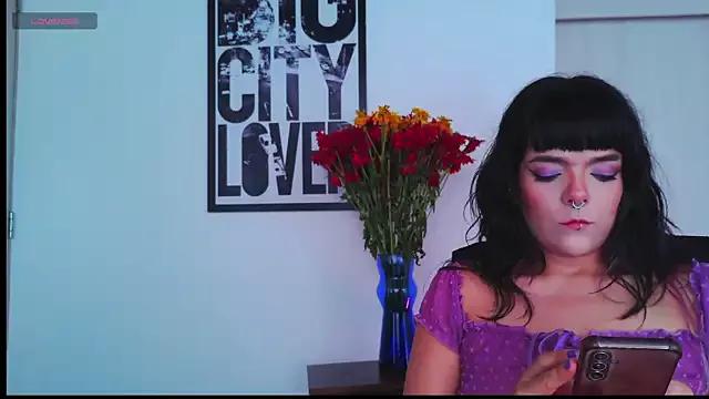 purple_em69 on StripChat 