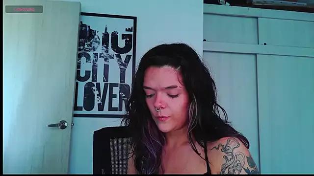 purple_em69 on StripChat