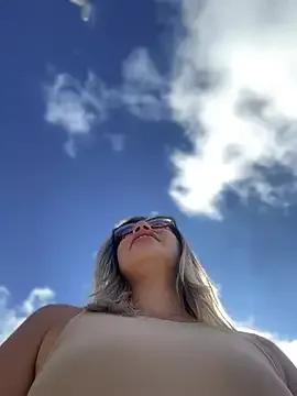 sara_calderon on StripChat