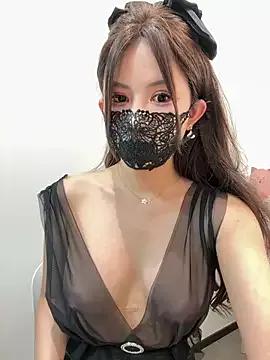 Selenaaaaa- on StripChat