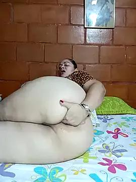 SluttyMilf79 on StripChat