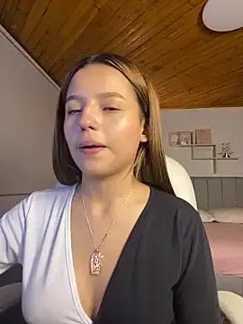 Sofia18_pinkk on StripChat