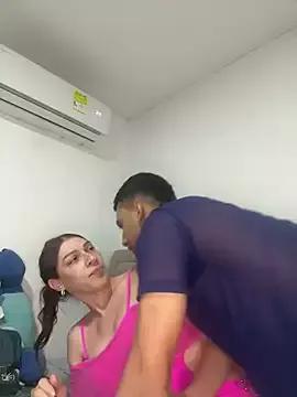 sweethoneytsx on StripChat