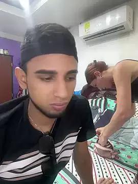 sweethoneytsx on StripChat