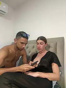 sweethoneytsx on StripChat