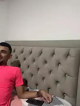 sweethoneytsx on StripChat