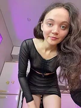 TheYourL on StripChat 