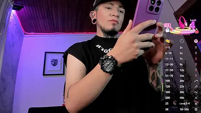 tyler_jones_ on StripChat