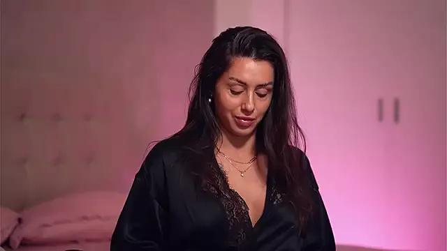 VelvettAngel on StripChat 